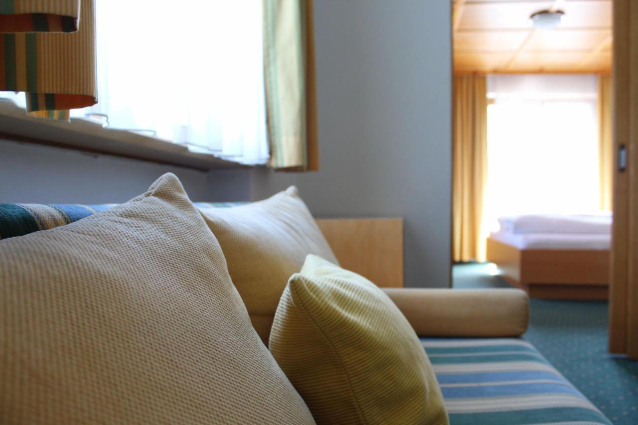 Wanderhotel Garni Cresta Schruns Kültér fotó