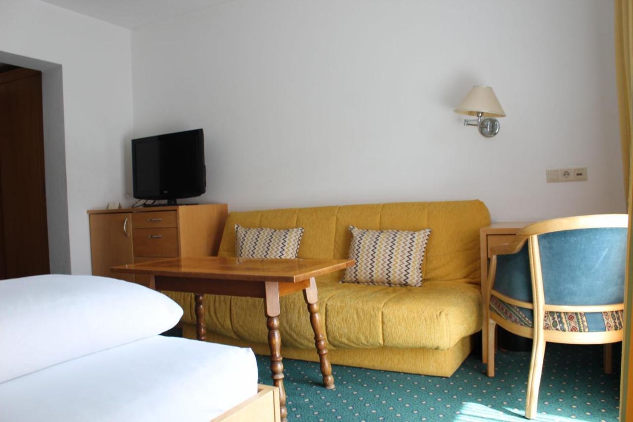 Wanderhotel Garni Cresta Schruns Kültér fotó
